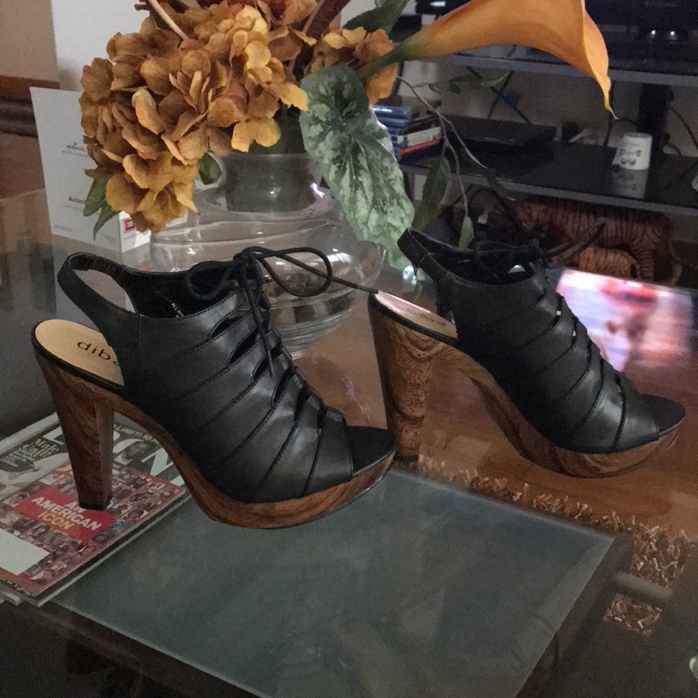 Black Platforms - image 7